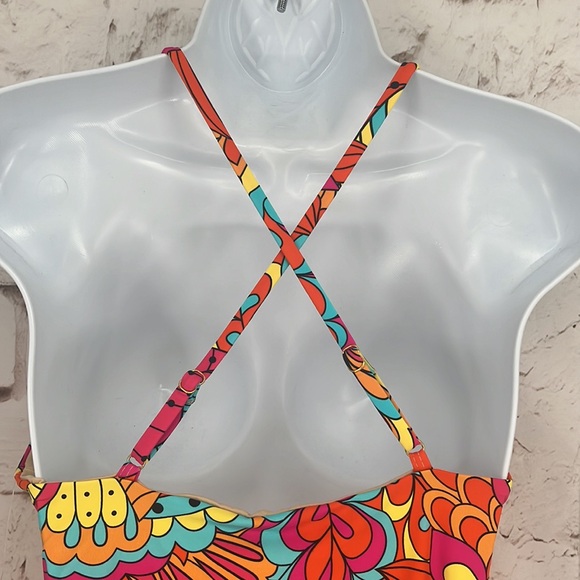 🆕Palms Away Belted One Piece, Size M - Picture 5 of 9